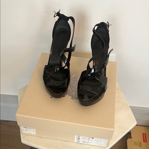 Burberry Black Patent Leather Women's Heels - Picture 1 of 8